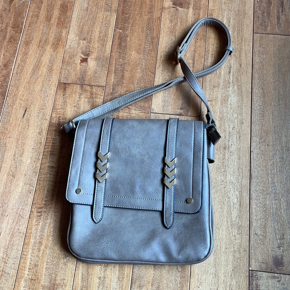 Crossbody purse